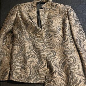 Kasper Black and Tan Blazer with Elegant Design